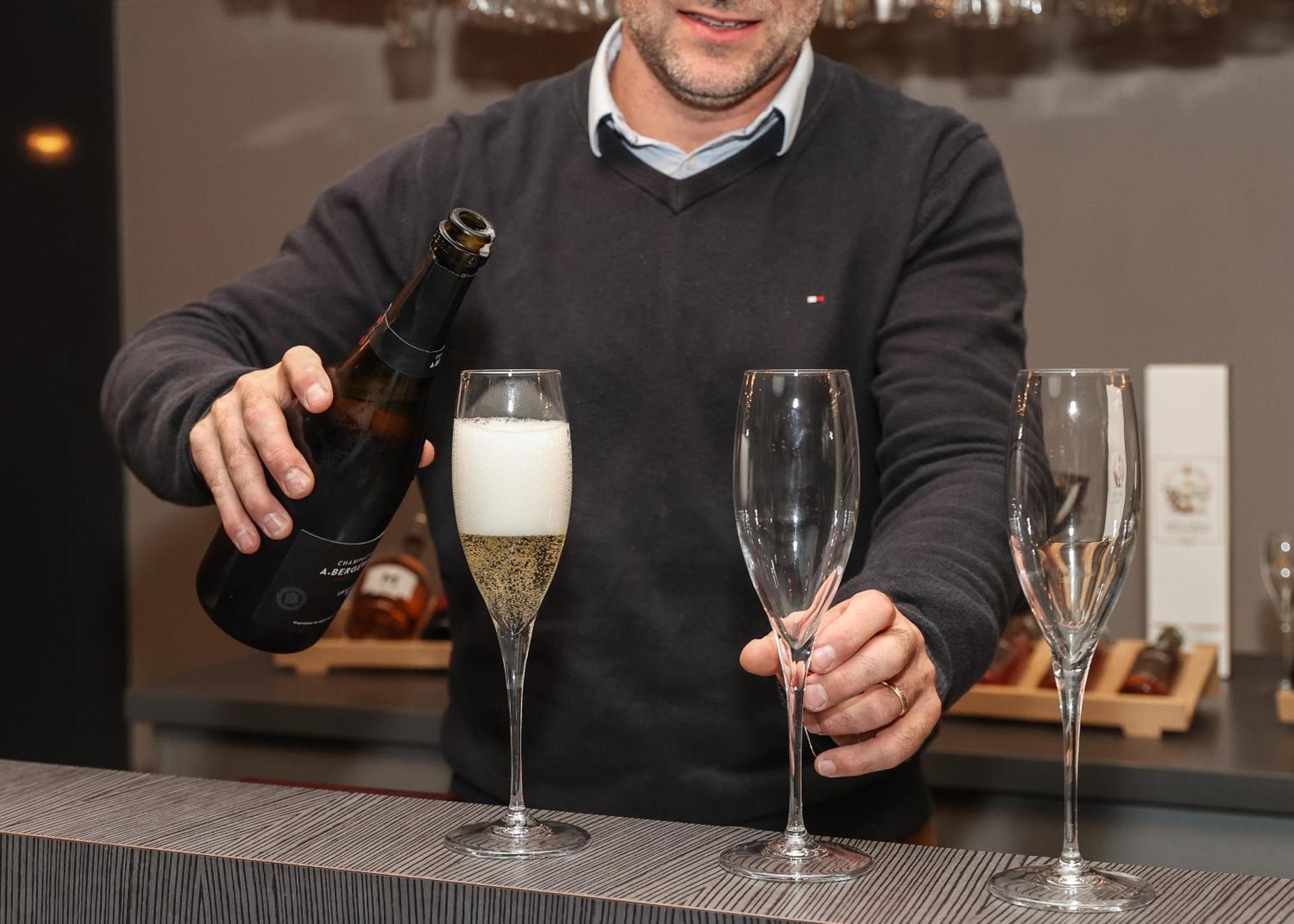 拉康城堡酒店 布里夫拉盖亚尔德 外观 照片